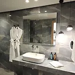 S & E Luxury Residences Apartmán *