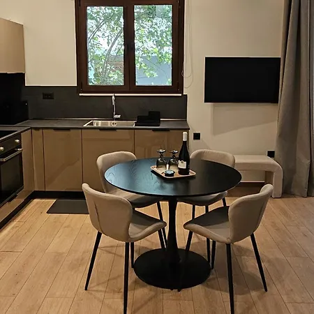 S & E Luxury Residences