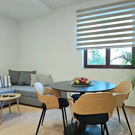 S & E Luxury Residences